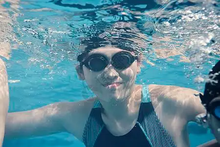 比赛游泳馆图片