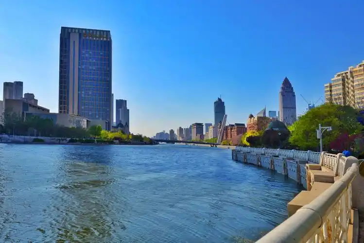 津湾广场的海河两岸风景