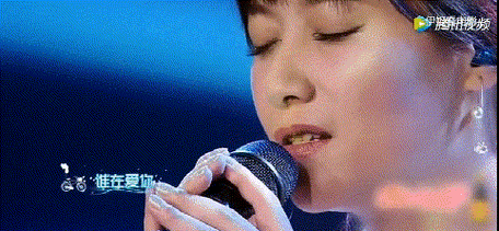 徐静蕾一首《匆匆那年》唱哭李亚鹏:20年后,谁还在爱着你?