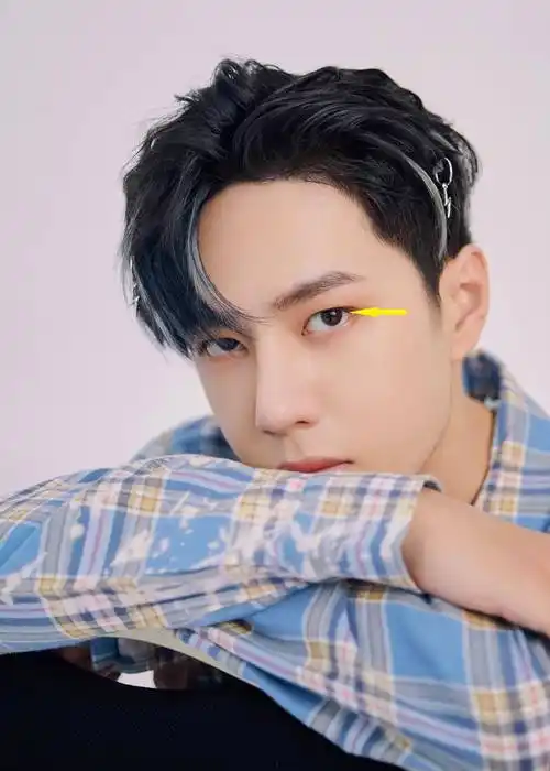 王一博罕见素颜照曝光!录节目颜值忽高忽低?网友酸相貌中等偏下