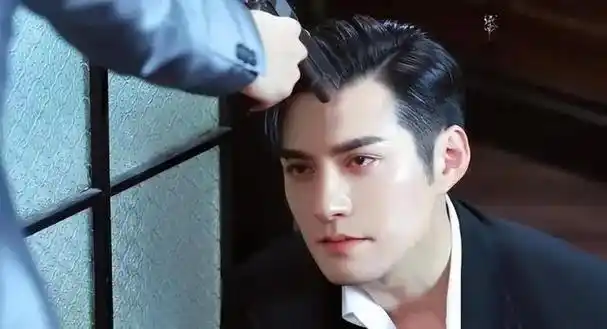 靠刘海就别说颜值高了7位明星告诉你真正帅的人根本不靠发型