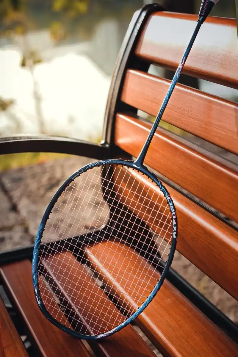 羽毛球壁纸.希望这个秋天,右手握拍左手牵你,不负羽球不负你. - 抖音