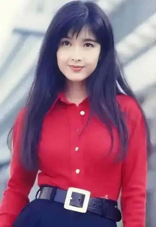 周慧敏壁纸三层,周慧敏壁纸(周慧敏绝美照片)