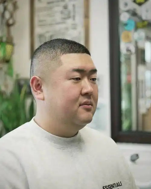 夏季男发别乱剪,想要清爽还是两侧铲短发型,时尚还帅气|脸型|圆脸|方