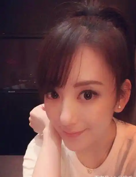 方媛剪刘海自信晒照成天王嫂出道后气质再次攀升_郭富城_活动_总能