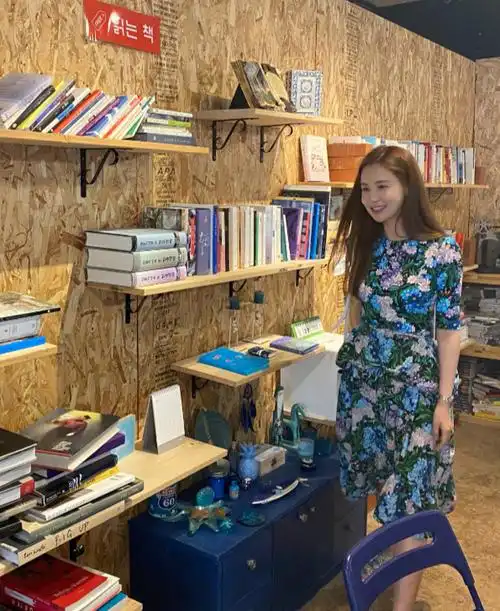 李易峰前女友李多海近照曝光看清她侧身后的腰李易峰眼光绝了