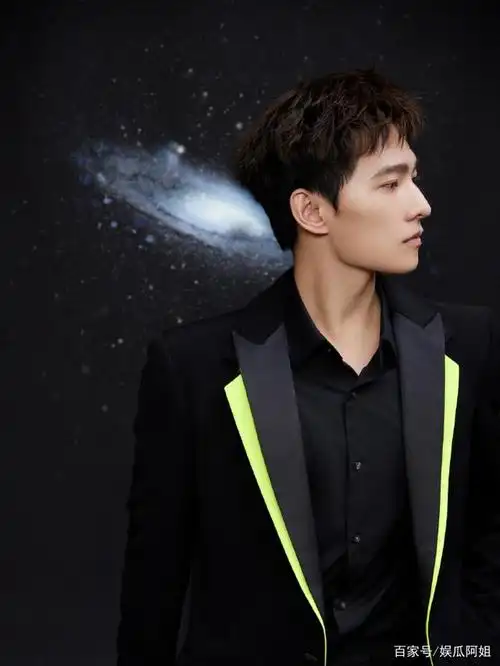 杨洋迪丽热巴合体好养眼!同款绝美侧颜太惊艳,这是什么神仙cp