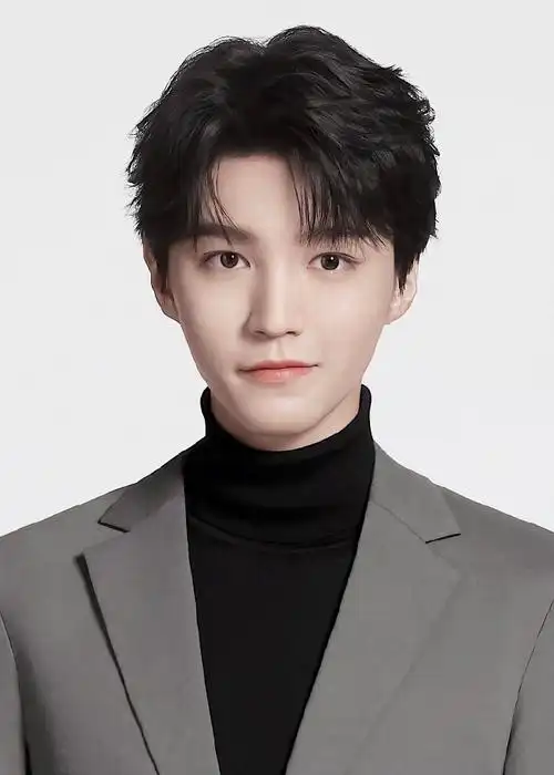 tfboys分享210613王俊凯粉丝制作证件照合集五官优越一脸正气