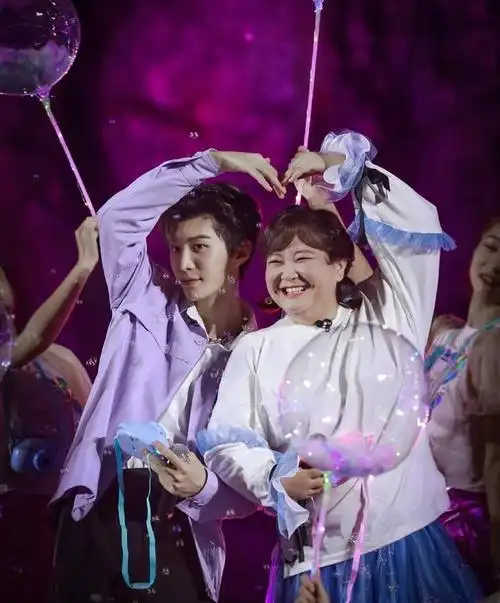 范丞丞是不是喜欢贾玲这样的女孩,范丞丞怎么看待他与贾玲的cp?