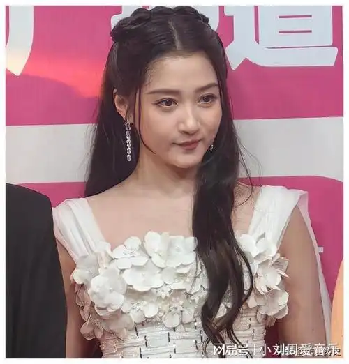 北京这一夜,年轻气盛的关晓彤和娜然,败给了宝刀未老的林志玲