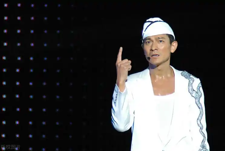 和陈富荣,收录在刘德华1997年发行的个人专辑《爱在刻骨铭心时》中