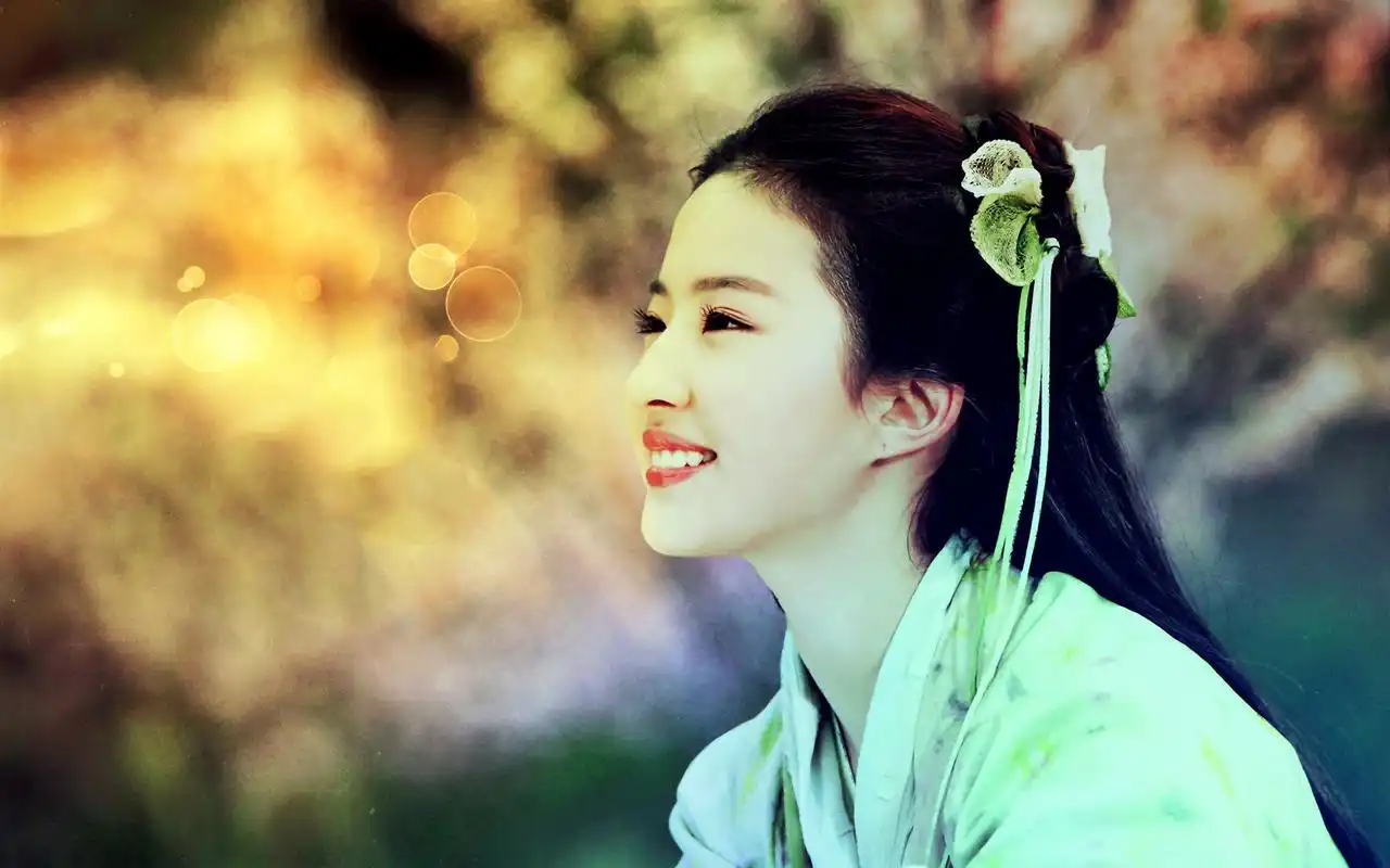 如何评价刘亦菲?