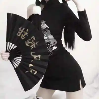 超级好看的手拿扇子女生头像