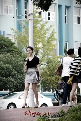 p>成宥利(sung yu ri),1981年3月3日出生于德国巴登,韩国女演员,歌手