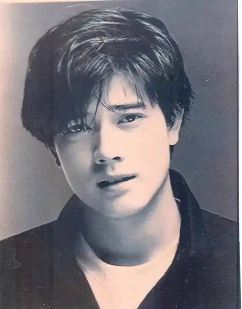 原创郭富城20岁时真帅现在的小鲜肉真的比不过他