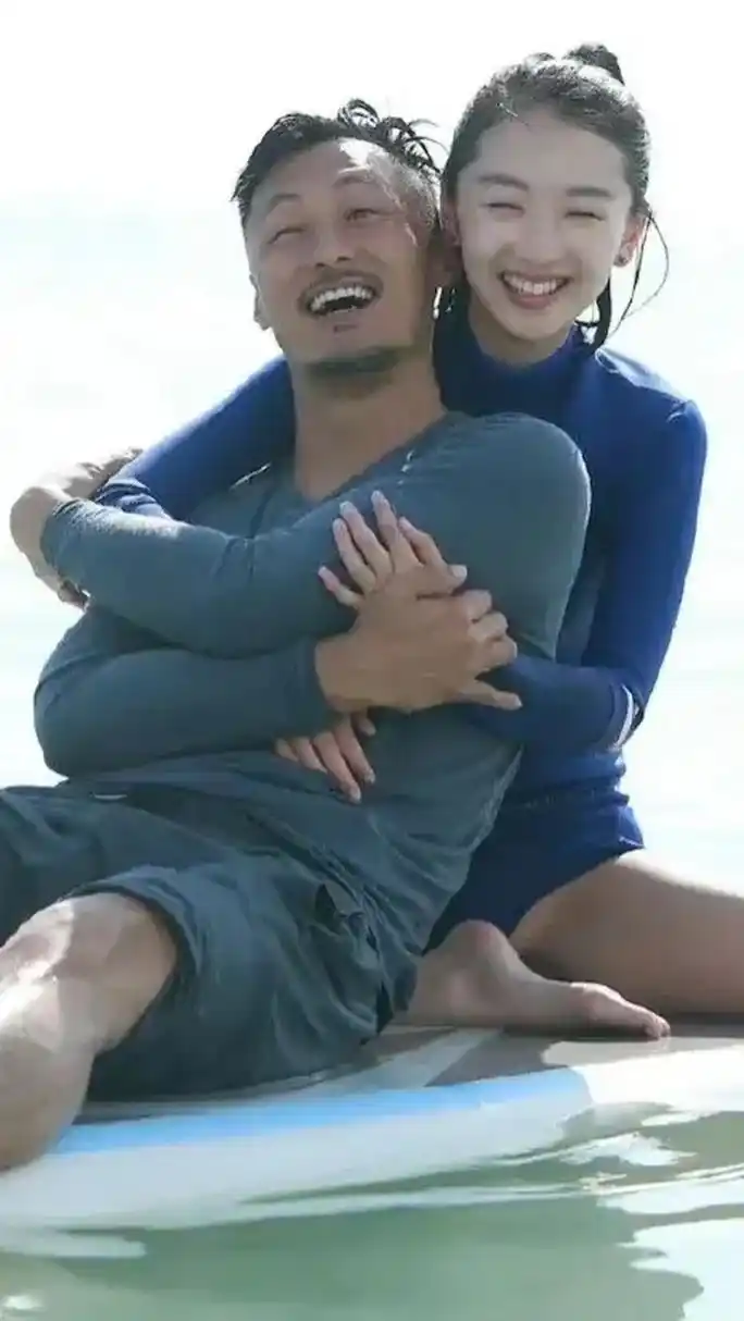 周冬雨余文乐水上秀恩爱[玫瑰]大胆又奔放 不要放大看[捂脸]