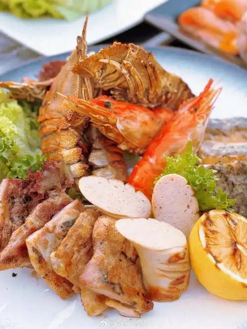 湄南河畔丨曼谷豪华酒店推荐,享受河岸美景与便利  .