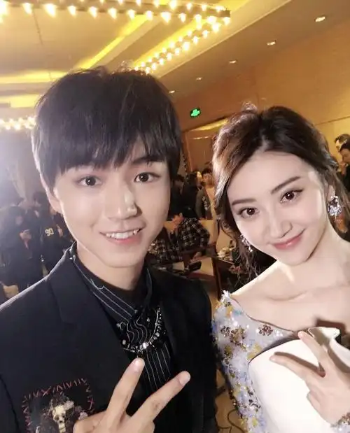 现在娱乐圈开始流行豪门姐弟人设了吗|宋茜|李易峰|杨颖|刘诗诗_网易