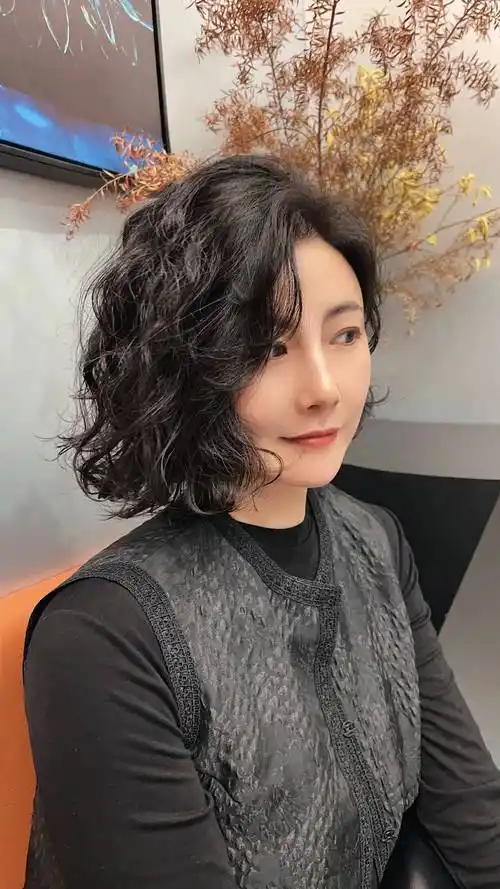 女士流行发型有很多,但让我心动却是这3种,你喜欢吗_造型_脸部_脸型