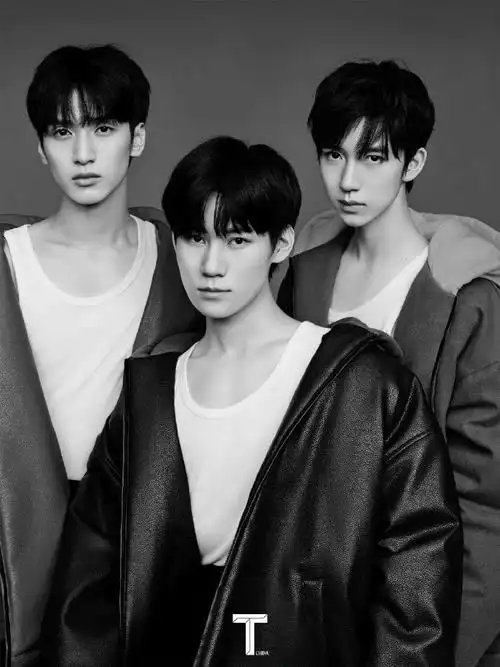 大片#时代少年团《t》9月刊黑白质感大片~时尚,充满活力,帅气的少年们