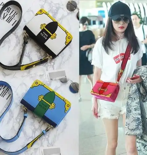 杨幂机场同款红色斜挎小包包:个性时髦洋气(图)