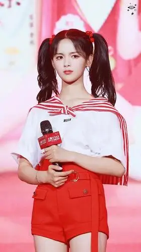 杨超越双马尾造型汇总