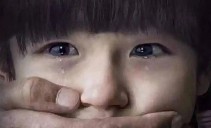 青海妈妈燕志云:虐待6岁女儿致死,7年后出狱,挖出女儿骨灰泄愤_苏丽