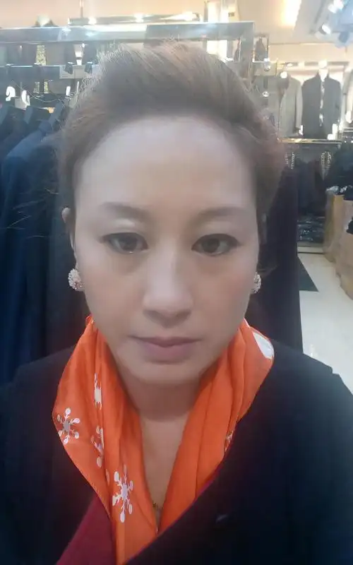 45岁离异女征婚照片(id:85809920)_重庆征婚交友_珍爱网