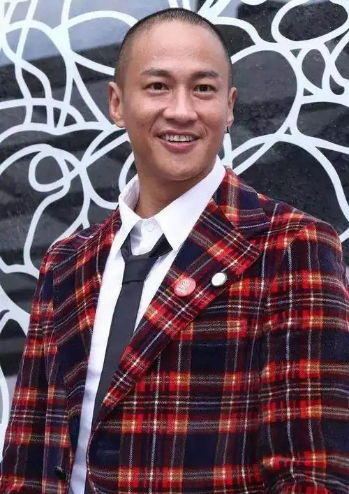 男星光头造型哪位是你心目最谁帅,吴亦凡,李易峰,谁是你的菜