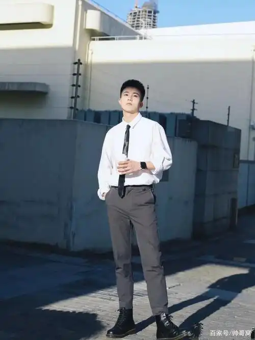 组图:又帅又酷的他,身高178,体重70,颜值爆表的正装小奶狗!