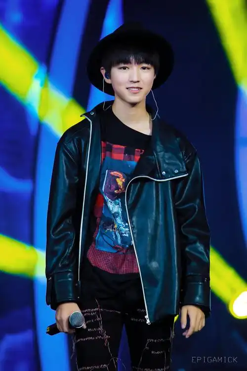 王俊凯160921王俊凯17岁生日会高清9p