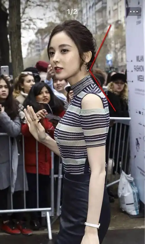 娜扎米兰看秀颜值碾压金喜善,不过真实身材是这样的_网易订阅