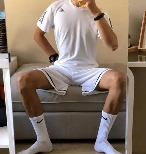 体育生穿过的原味白袜为啥倍受欢迎