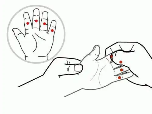 揉掐 四横纹.拿来消食特别有用.