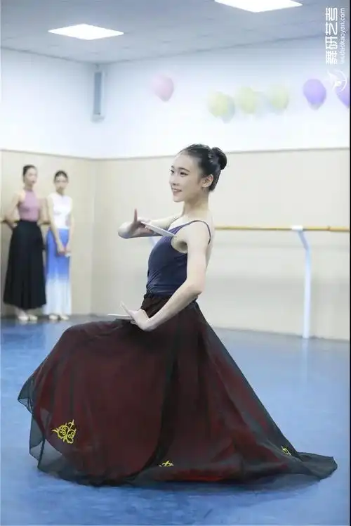 分省竞技展光芒22届舞蹈生是这样超越自己的舞研艺考九月月测现场震撼