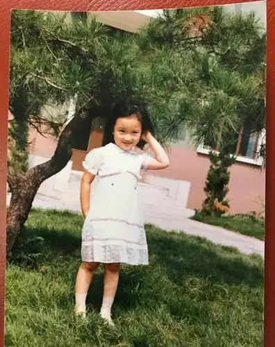 李小璐晒多张童年照证明自己纯天然, 但网友发现甜馨变样了|李小璐