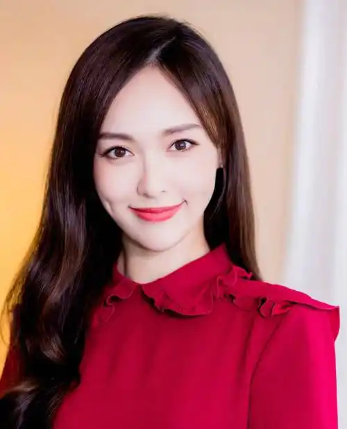 不要误以为长得高就能穿长款,除非你看过唐嫣穿短裙,越短越好看_风格