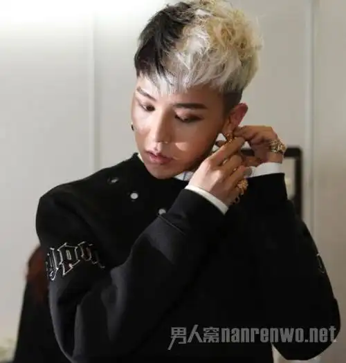 如何做重庆时时彩代理:权志龙发型一大波美照来袭 世界辣么大看你就够