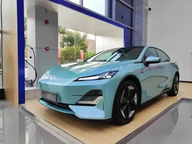 2023年8月25日成都车展上,新款深蓝sl03迎来正式上市,新车共推出4款