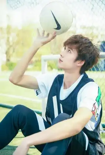 邓超元运动背心元气操场写真46