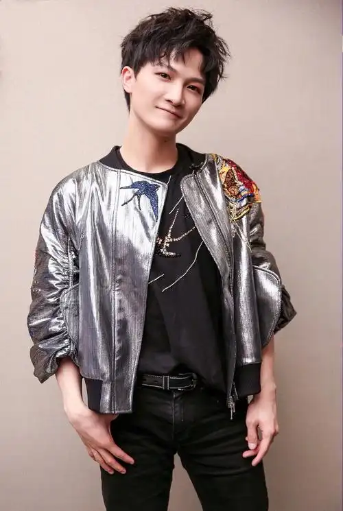 有没有周深的帅照啊