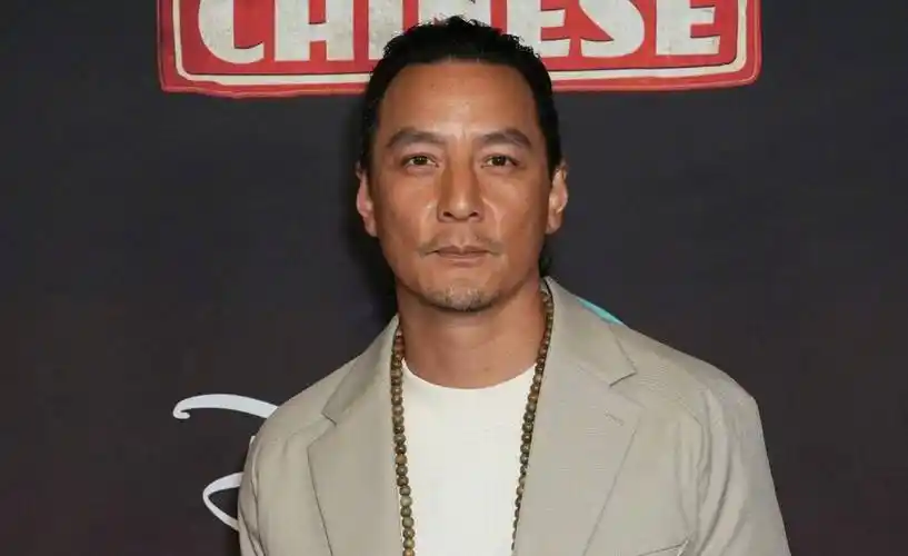 贾玲现身好莱坞片场,吴彦祖发文晒照夸赞,伍仕贤高圣远现身支持