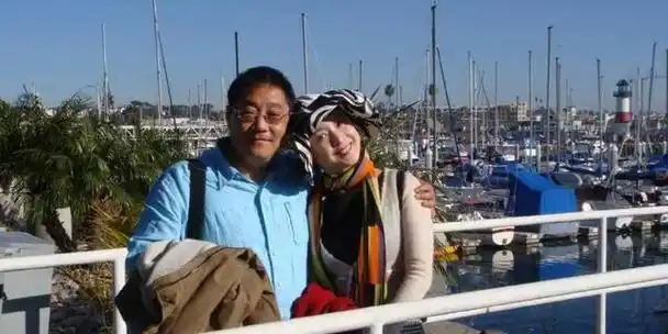 1991年,终于在日本东京,苏越和安雯领证结婚.