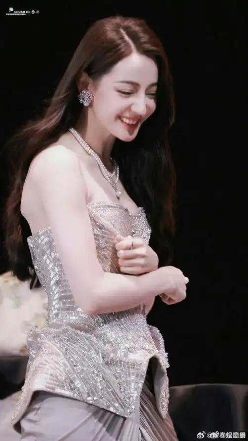 迪丽热巴亮片高定