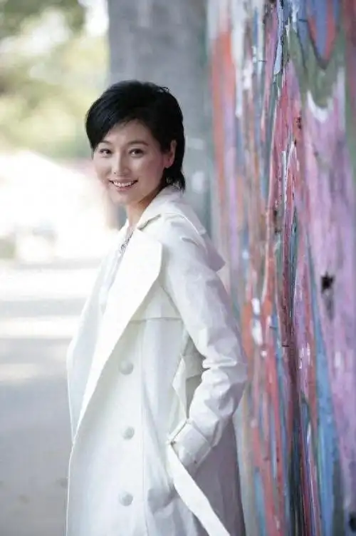 回顾张延:嫁大5岁香港丈夫,婚后生一女,如今女儿比她还漂亮