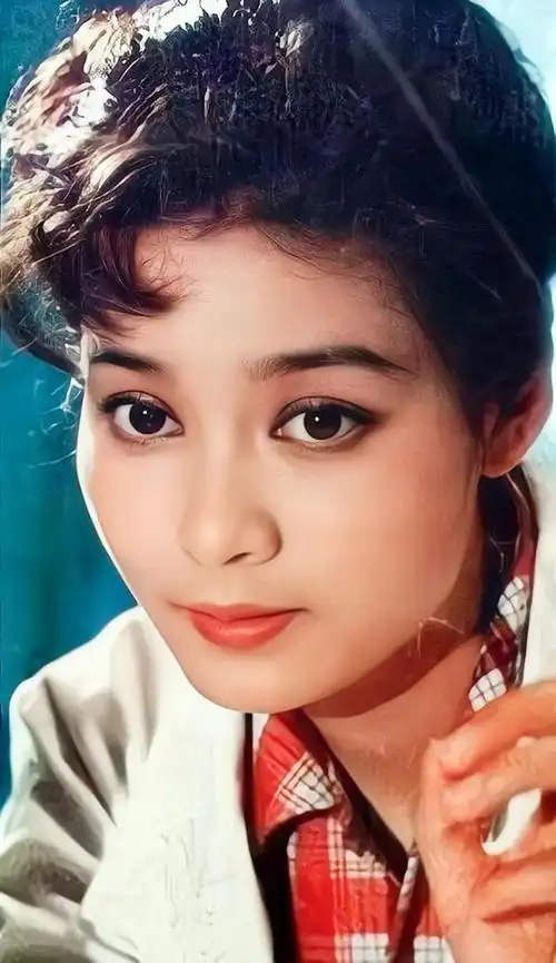 你还记得八十年代著名影星潘虹吗