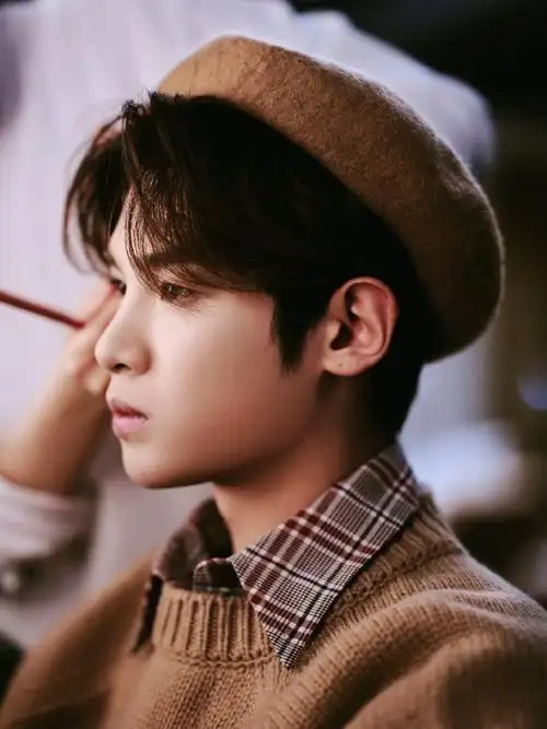 黄明昊《你好星期六》贝雷帽造型是超级治愈 元气可爱的甜豆一枚