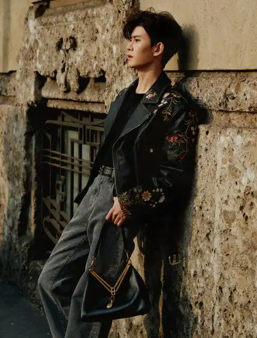 锁定北京时间2月22日凌晨三点etro2024秋冬秀场发布,与@任嘉伦