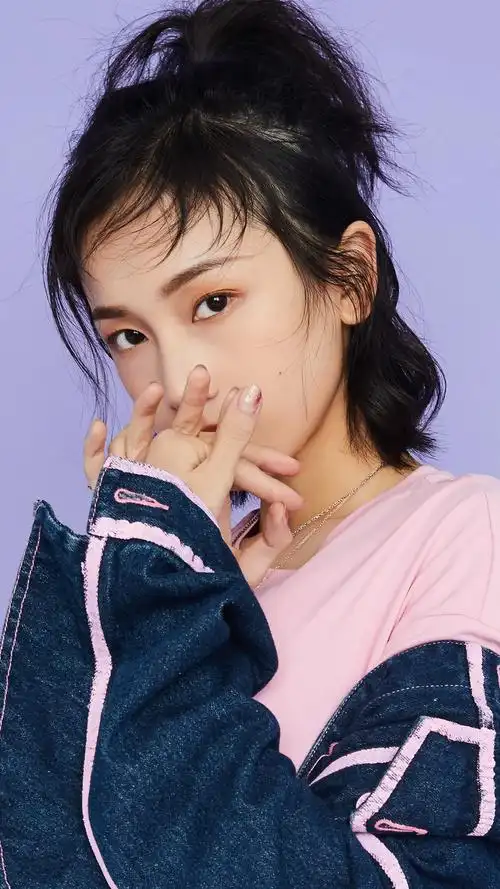 姜梓新甜美写真高清手机壁纸