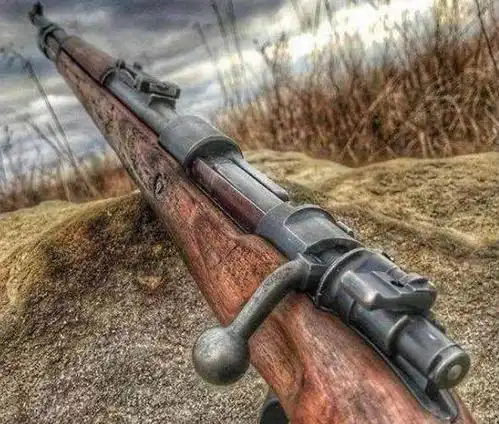 98k步枪已经淘汰,但仍有支部队在使用,他们保护人类的未来